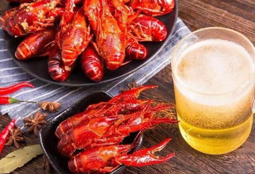 慢病界 夏季痛風(fēng)高發(fā),這六個或是 元兇 痛風(fēng)患者要怎么吃 看這一篇就夠了